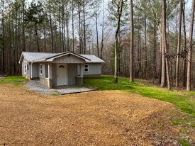 2573 Hawkins Rd in Maben, MS - Building Photo
