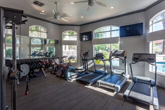 Carlyle Townhomes in Phoenix, AZ - Building Photo - Interior Photo