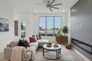 13351 Goodland St in Dallas, TX - Building Photo