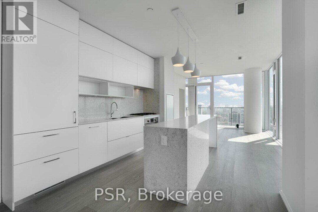 5-3405 Soudan Ave in Toronto, ON - Building Photo