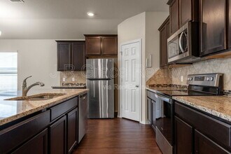 3208 Beutel Rd in Lorena, TX - Building Photo - Building Photo