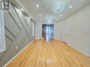 36 Applegate Dr in East Gwillimbury, ON - Building Photo - Building Photo