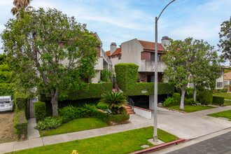 11154 Huston ST in North Hollywood, CA - Foto de edificio - Building Photo