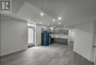 456 Twin Leaf St in Waterloo, ON - Building Photo - Building Photo