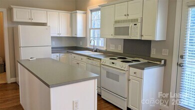 16007 Kelly Park Cir in Huntersville, NC - Building Photo - Building Photo