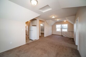 6505 SE Carlton St in Portland, OR - Foto de edificio - Building Photo