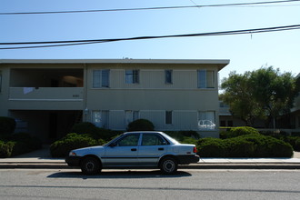 The Flores Street Complex in San Mateo, CA - Building Photo - Building Photo