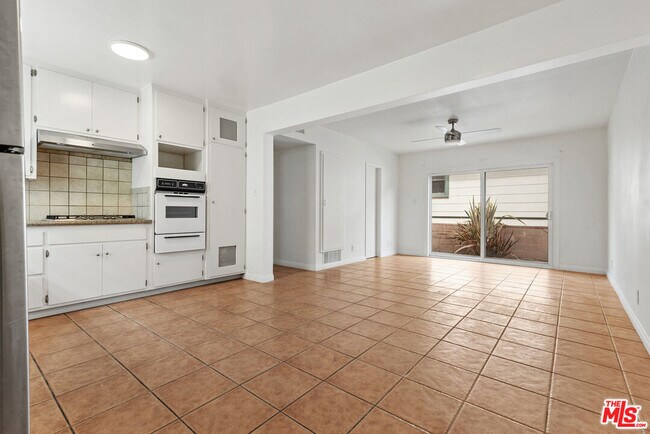 469 W 19th St in Los Angeles, CA - Building Photo - Building Photo