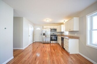 18 Healey St in Springfield, MA - Building Photo - Building Photo