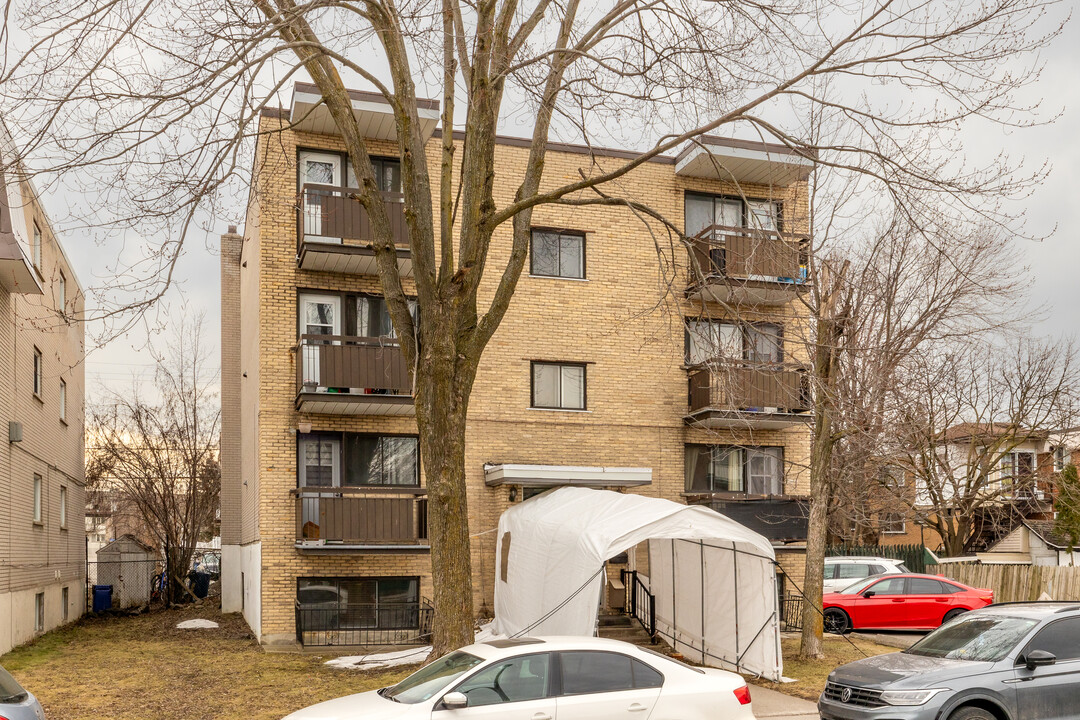 520 Robin Boul in Laval, QC - Building Photo