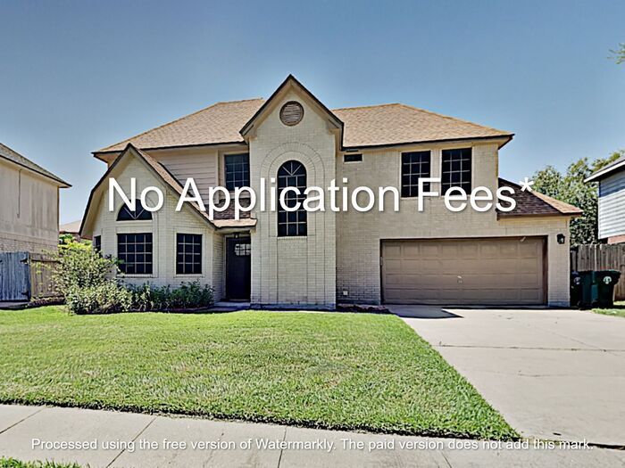 3021 Shady Creek Ln in Corpus Christi, TX - Building Photo