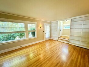 7329 SE 35th Ave in Portland, OR - Building Photo - Building Photo