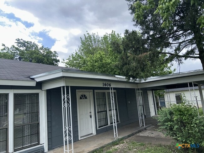 property at 1606 Stewart St