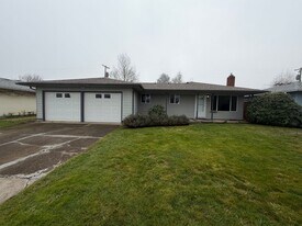 1410 SE 27th Ave in Albany, OR - Building Photo