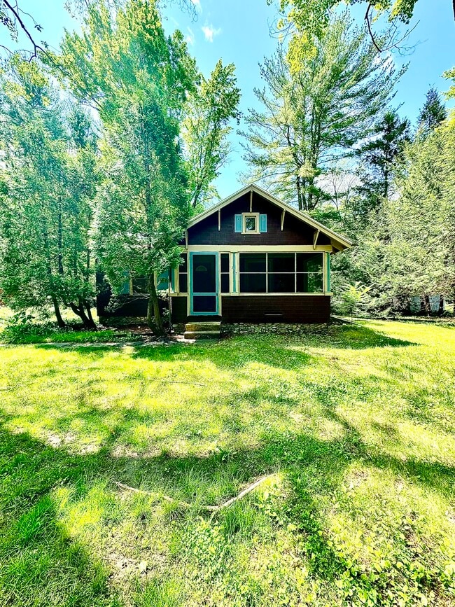 property at 323 Pelham Rd