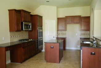5623 S Denham Ridge Ln in Spring, TX - Building Photo - Building Photo