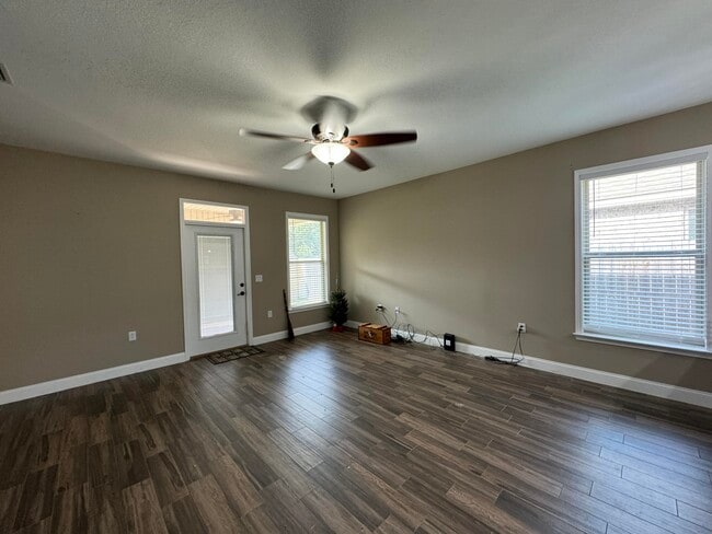1377 N Beal Ext in Fort Walton Beach, FL - Building Photo - Building Photo