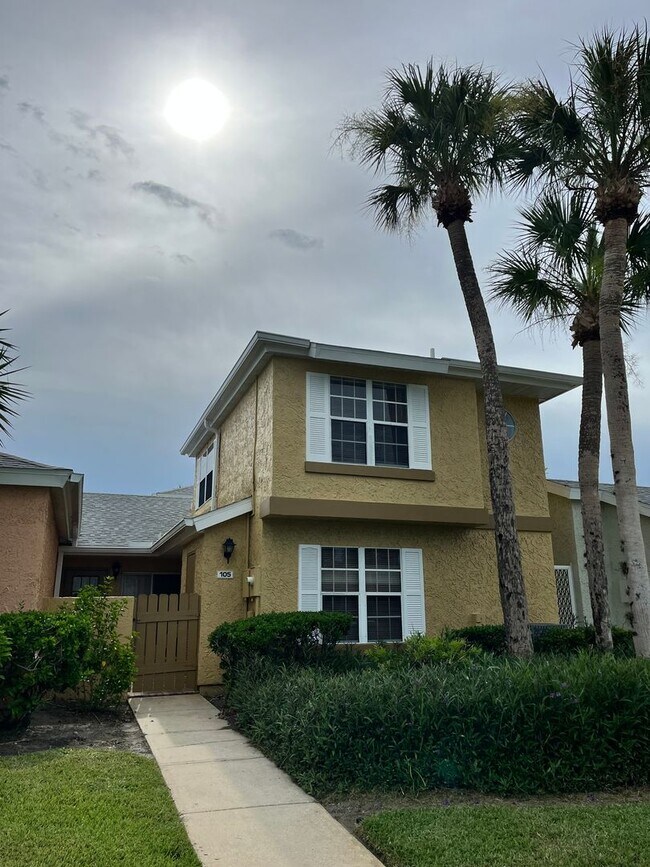 property at 1410 Malibu Cir NE