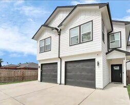 5321 Malmedy Rd in Houston, TX - Building Photo