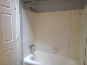 358 Huntley Rd in Upper Darby, PA - Building Photo - Building Photo