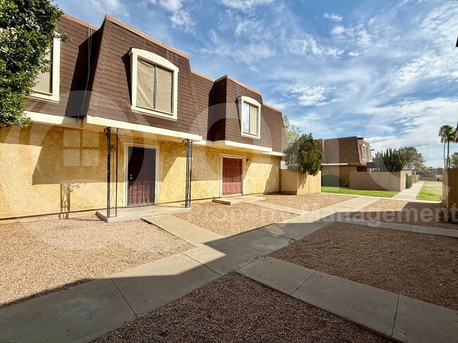 3409 W Echo Ln in Phoenix, AZ - Building Photo - Building Photo