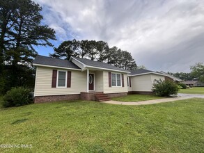 275 Huffmantown Rd in Richlands, NC - Building Photo - Building Photo