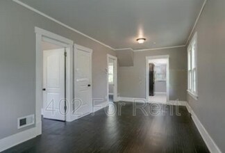 2722 Crown Point Ave in Omaha, NE - Foto de edificio - Building Photo