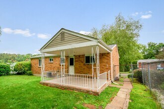 337 Shenandoah Dr in Pittsburgh, PA - Building Photo - Building Photo