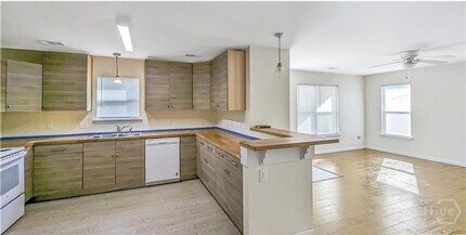 801 Davis Ave in Savannah, GA - Building Photo - Building Photo