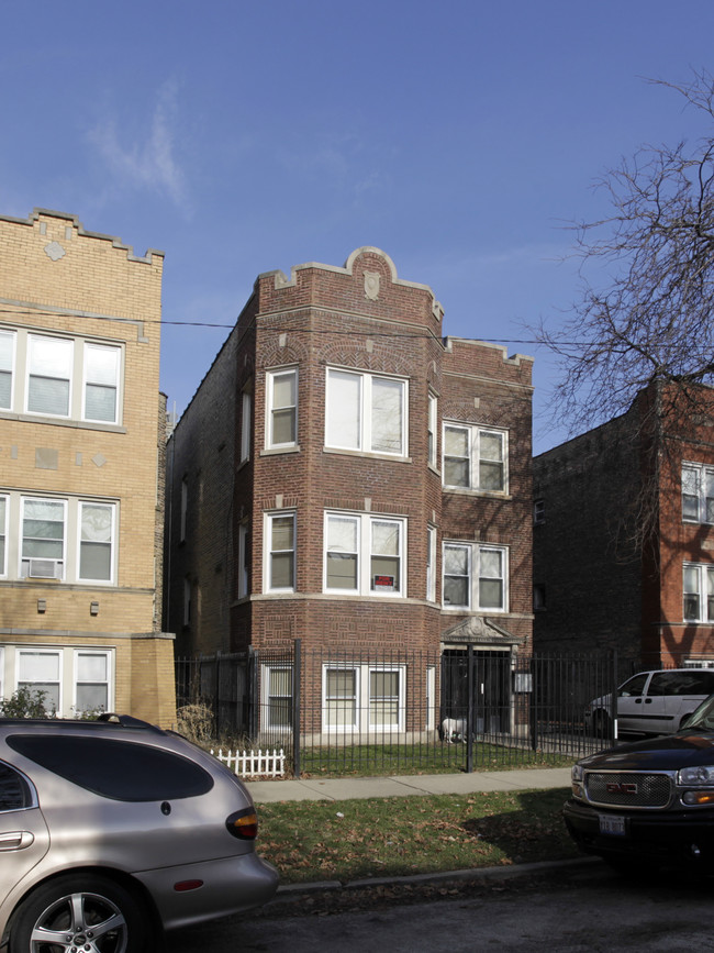 3738 W Eastwood Ave in Chicago, IL - Building Photo - Building Photo