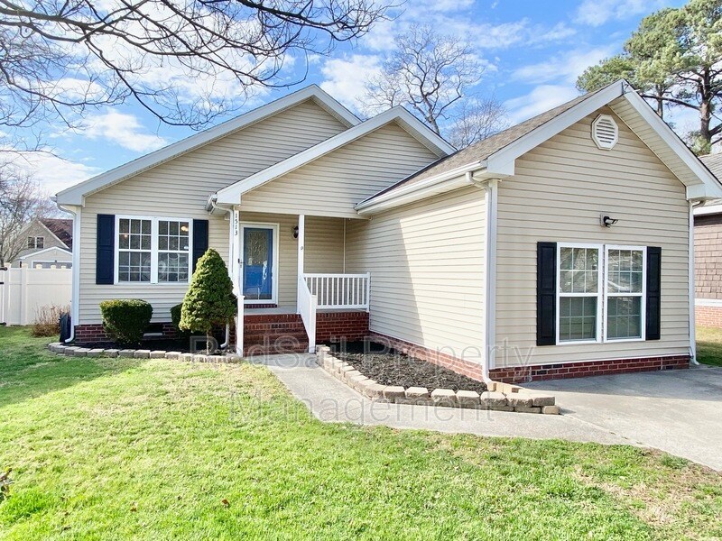 1513 Myrtle Ave in Chesapeake, VA - Building Photo