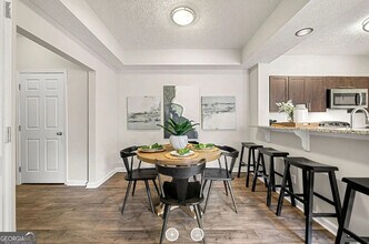 7150 Peachtree Dunwoody Rd NE in Atlanta, GA - Foto de edificio - Building Photo