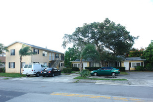 400-408 S Federal Hwy Apartments