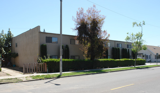 502 E Walnut St in Santa Ana, CA - Foto de edificio - Building Photo