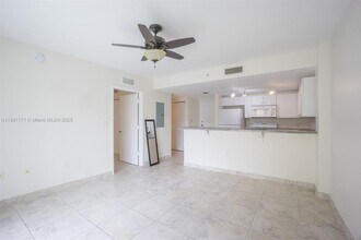 2740 SW 28th Terrace in Miami, FL - Building Photo - Building Photo