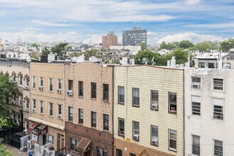 1502 Dekalb Ave in Brooklyn, NY - Foto de edificio - Building Photo