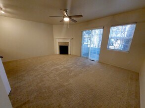 1045 NE Savannah Dr in Bend, OR - Foto de edificio - Building Photo