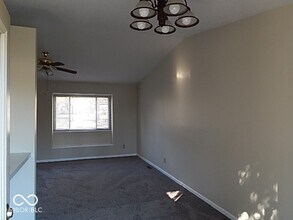 561 Boonesboro Rd in Greenwood, IN - Building Photo - Building Photo