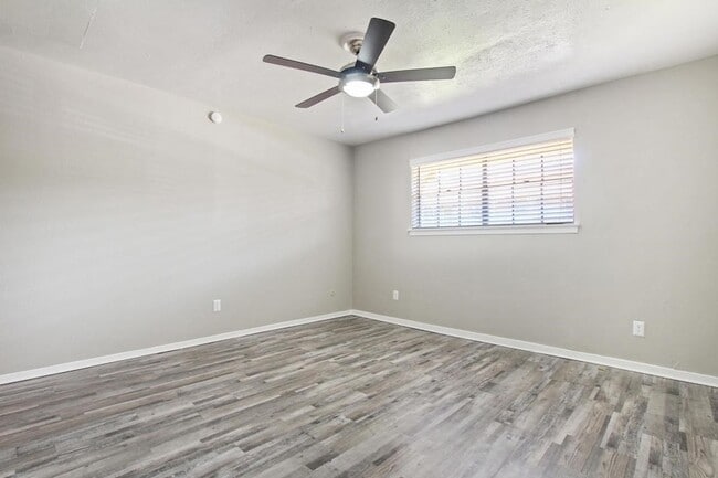1212 Hampshire Ln, Unit 203-1 in Richardson, TX - Building Photo - Building Photo
