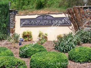 89 Creeks End Cir in Mills River, NC - Building Photo - Building Photo