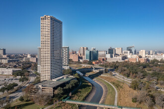 The Spires in Houston, TX - Building Photo - Building Photo