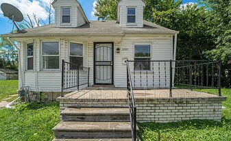 9555 Montrose St in Detroit, MI - Building Photo