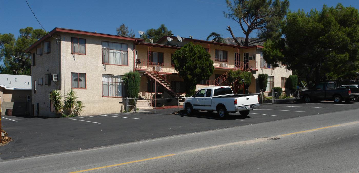 7405 Apperson St in Tujunga, CA - Building Photo