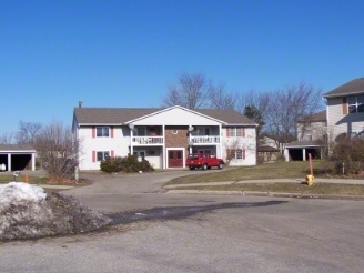 319 Oxford Ct in Holland, MI - Foto de edificio