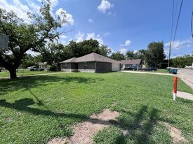 1331 Lanius St in Gainesville, TX - Building Photo
