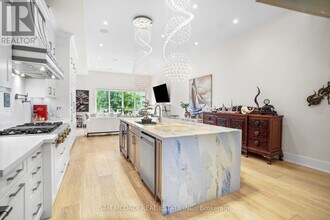 1036 Enola Ave in Mississauga, ON - Building Photo - Building Photo