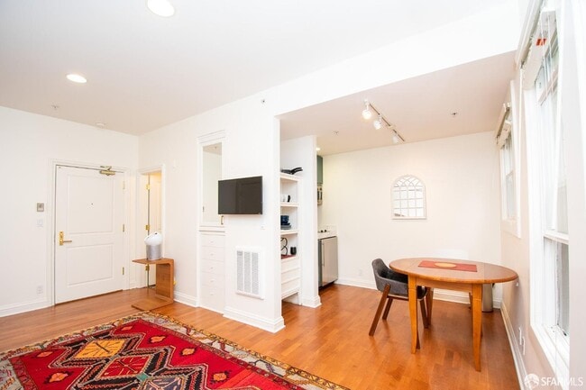 property at 725 Pine St