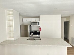 2218 Hazard St-Unit -4 in Houston, TX - Building Photo - Building Photo
