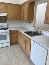85 N Middletown Rd in Nanuet, NY - Building Photo - Building Photo