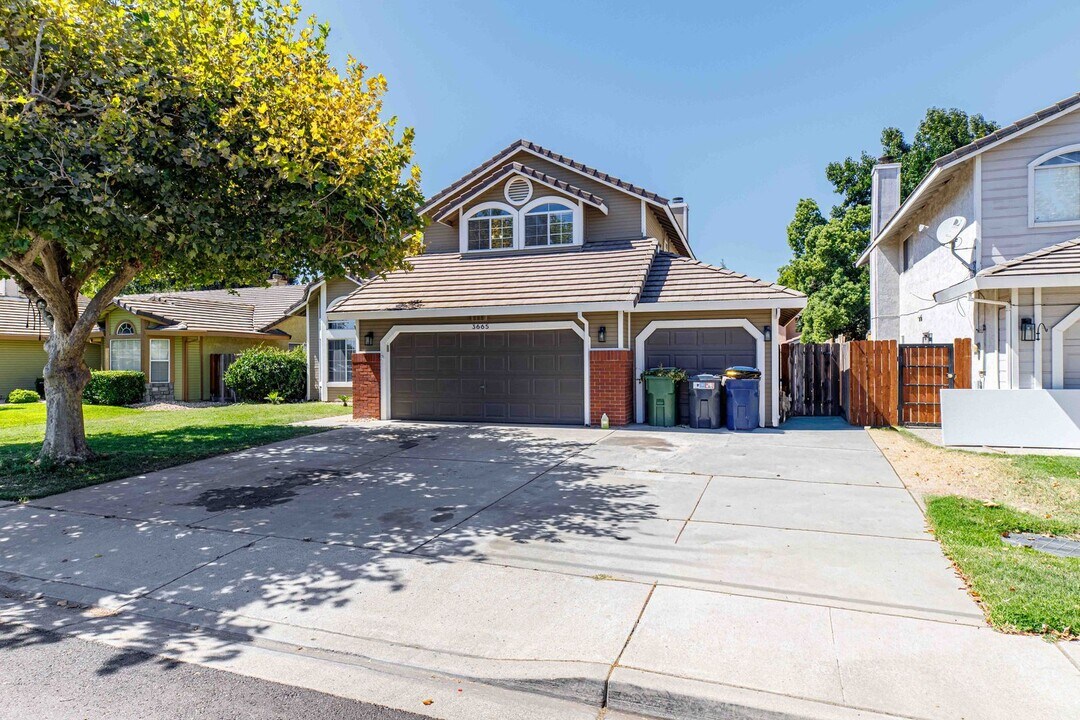 3665 Fosberg Rd in Turlock, CA - Building Photo